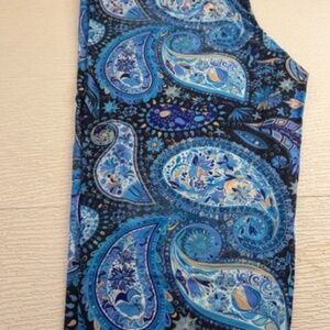 Fabulegs blue paisley leggings. Size XL